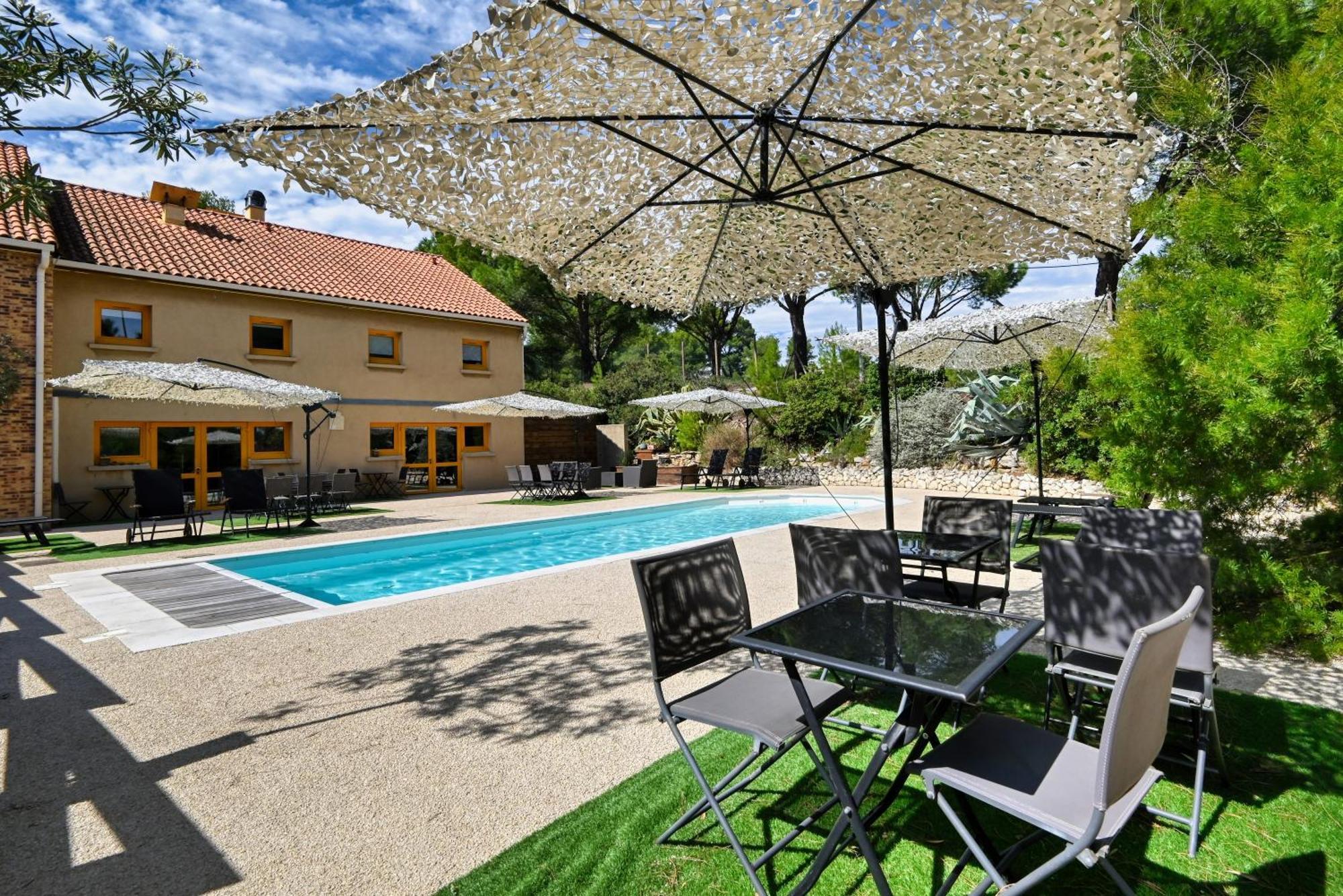 Villa Martegale Hotel Restaurant มาร์ติกส์ ภายนอก รูปภาพ
