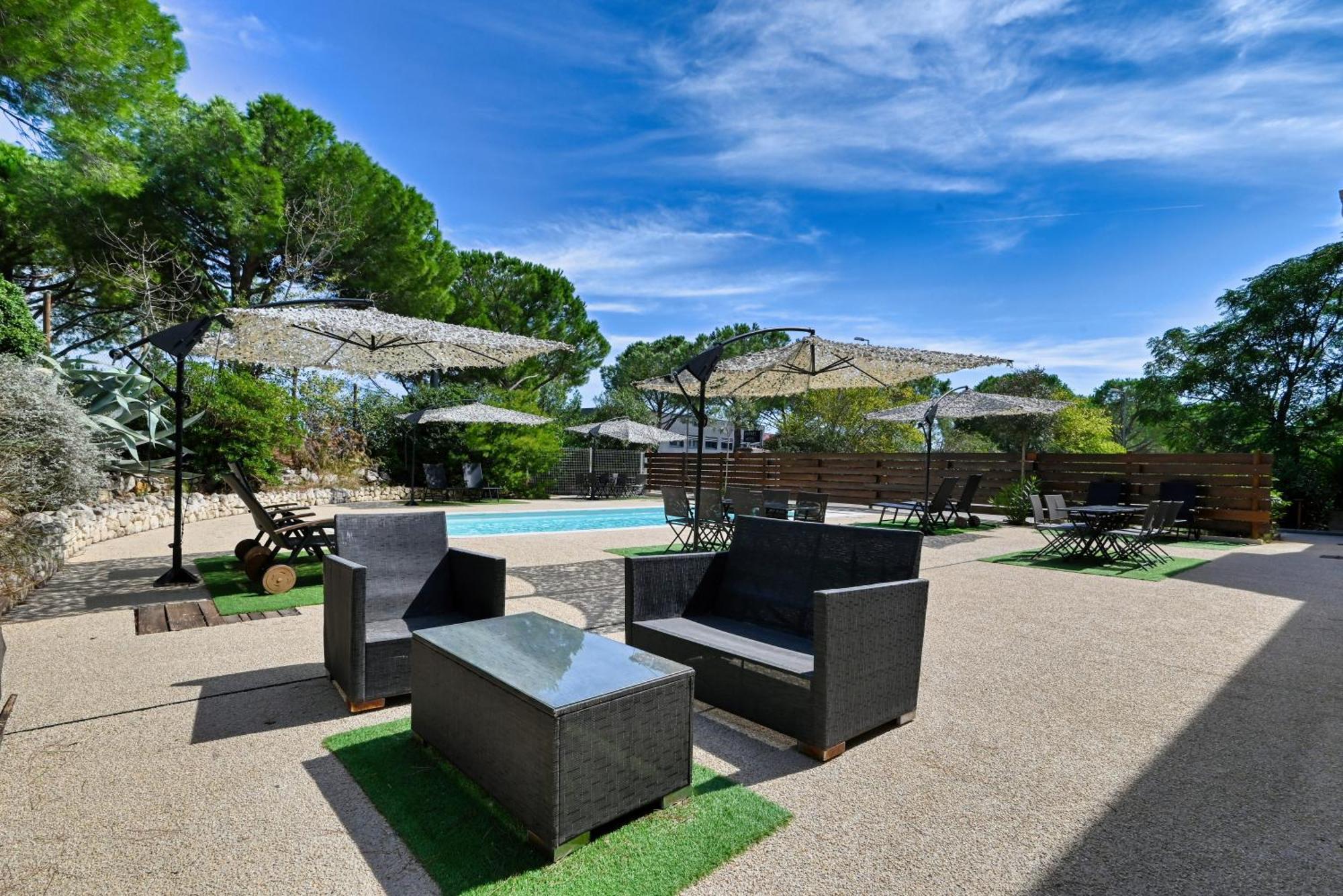 Villa Martegale Hotel Restaurant มาร์ติกส์ ภายนอก รูปภาพ